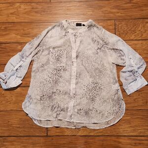 Woman Covington Essentials size 1X sheer snakeskin white gray print top